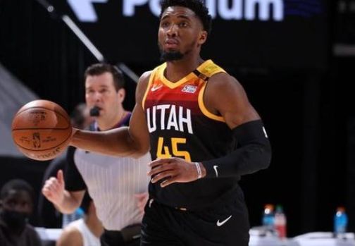 这款球衣承 这款球衣承